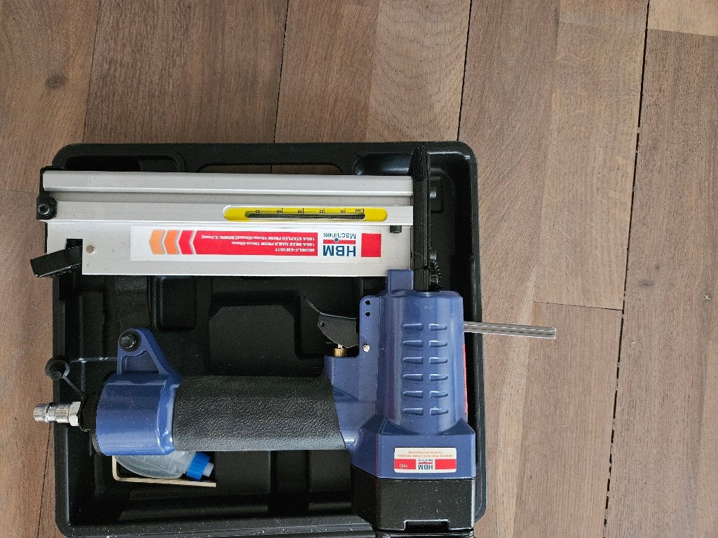 HBM pneumatische spijker tacker,, Ophalen, Zo goed als nieuw, Tacker/nietmachine, Overige merken