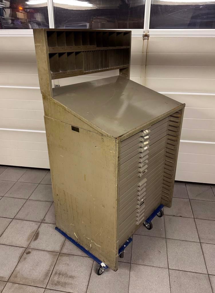 letterkast / zetbok / drukkerij kast, Ophalen