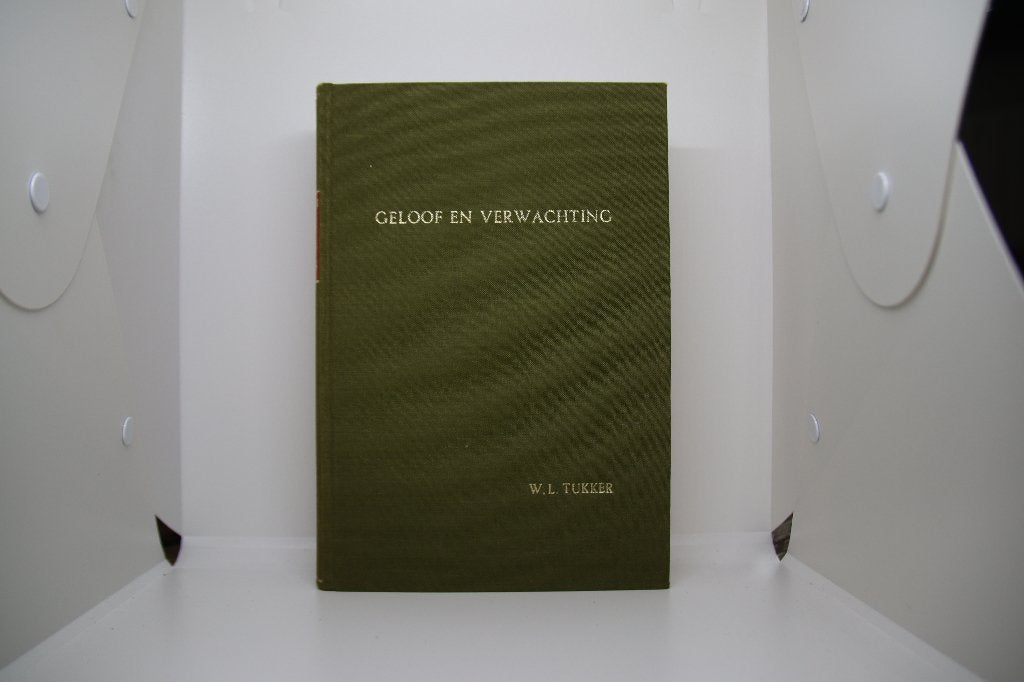 Geloof en Verwachting - W.L. Tukker, Ophalen of Verzenden, Gelezen