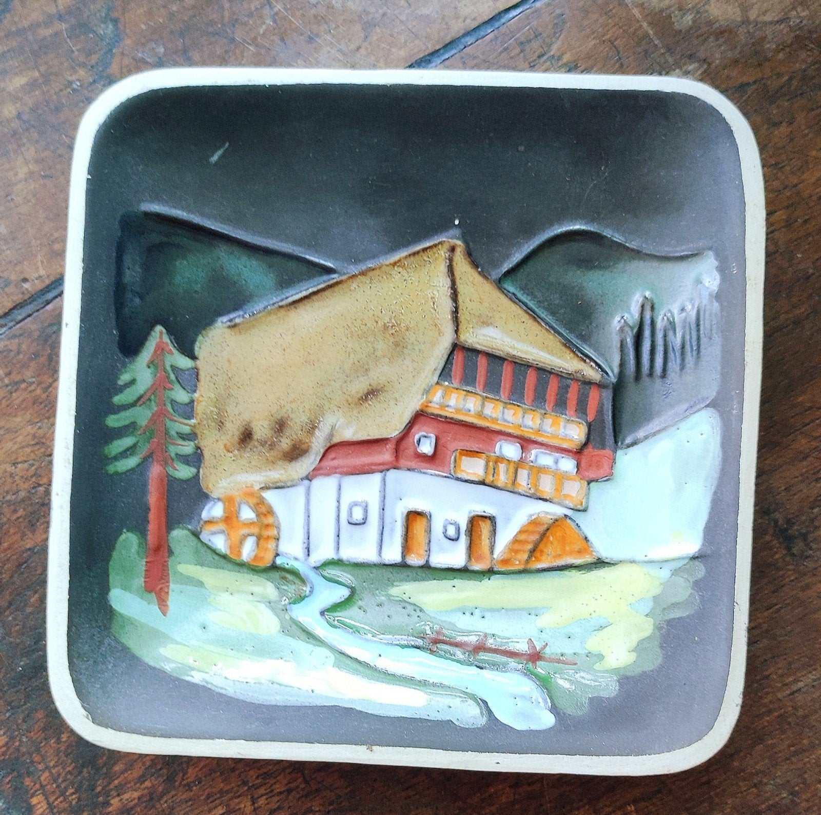 Vintage wandtegeltje reliëf Gemerkt. Uit West Germany., Ophalen of Verzenden