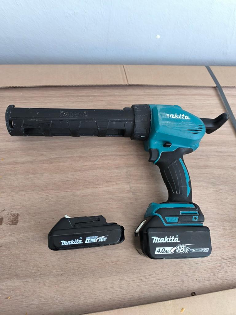 Makita DCG180 Accu Lijm- en Kitspuit 18V met 2 accu's, Ophalen of Verzenden