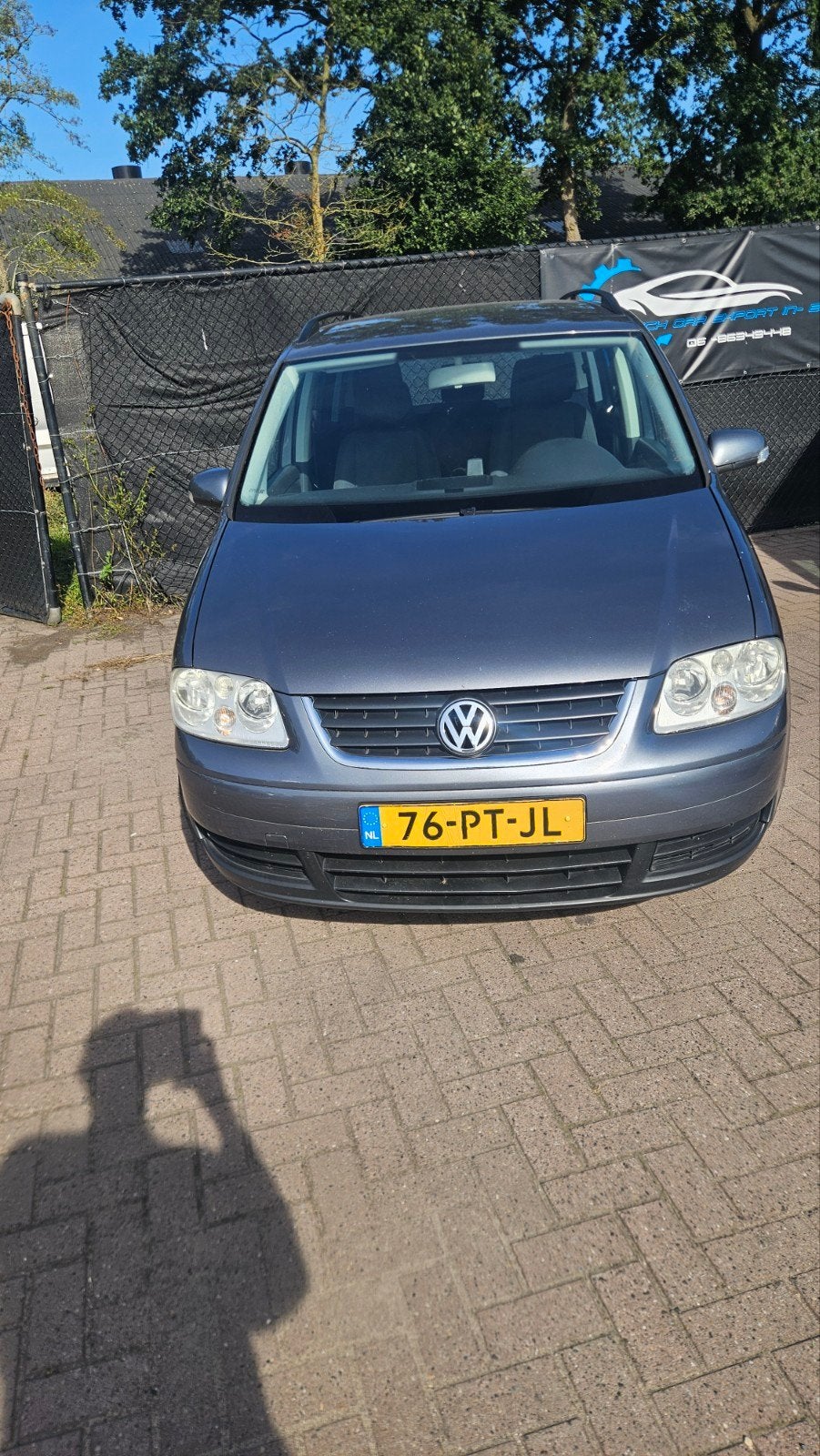 Volkswagen Touran 1.6 85KW AUT 2004 Grijs, Auto's, 4 cilinders, 1445 kg, Origineel Nederlands, 115 pk