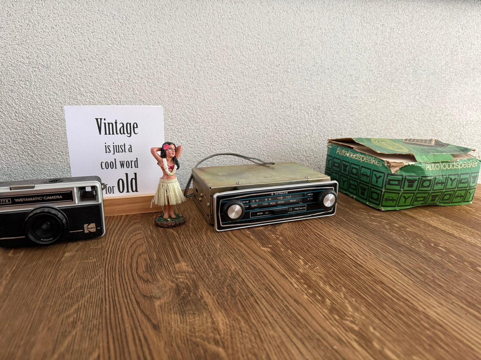Hitachi vintage autoradio, jaren 60/70, MW/FM (UKW) oldtimer, Ophalen of Verzenden