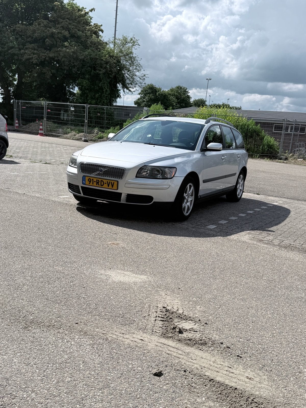 Volvo V50 2.4 140PK 2005 Grijs, Auto's, 700 kg, Origineel Nederlands, Particulier, V50
