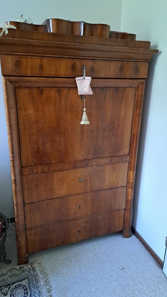 Kast antiek, Antiek en Kunst, Antiek | Meubels | Bedden, Ophalen