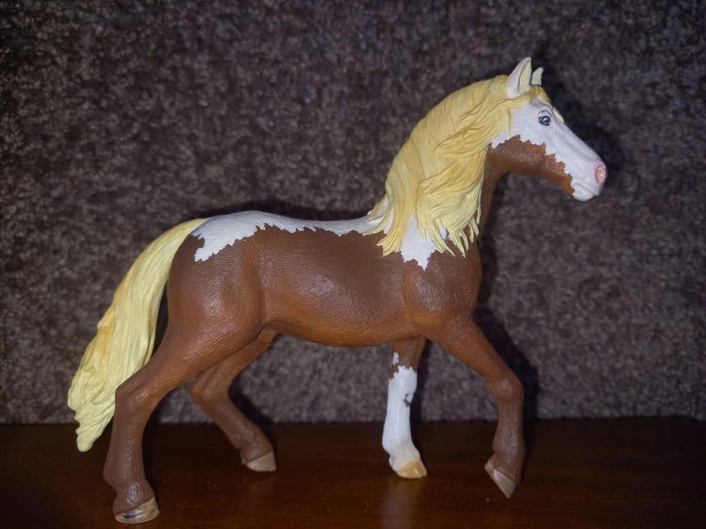 "Splash" schleich repaint, Andalusiër hengst., Verzamelen, Dierenverzamelingen, Ophalen of Verzenden, Paard, Beeldje of Figuurtje
