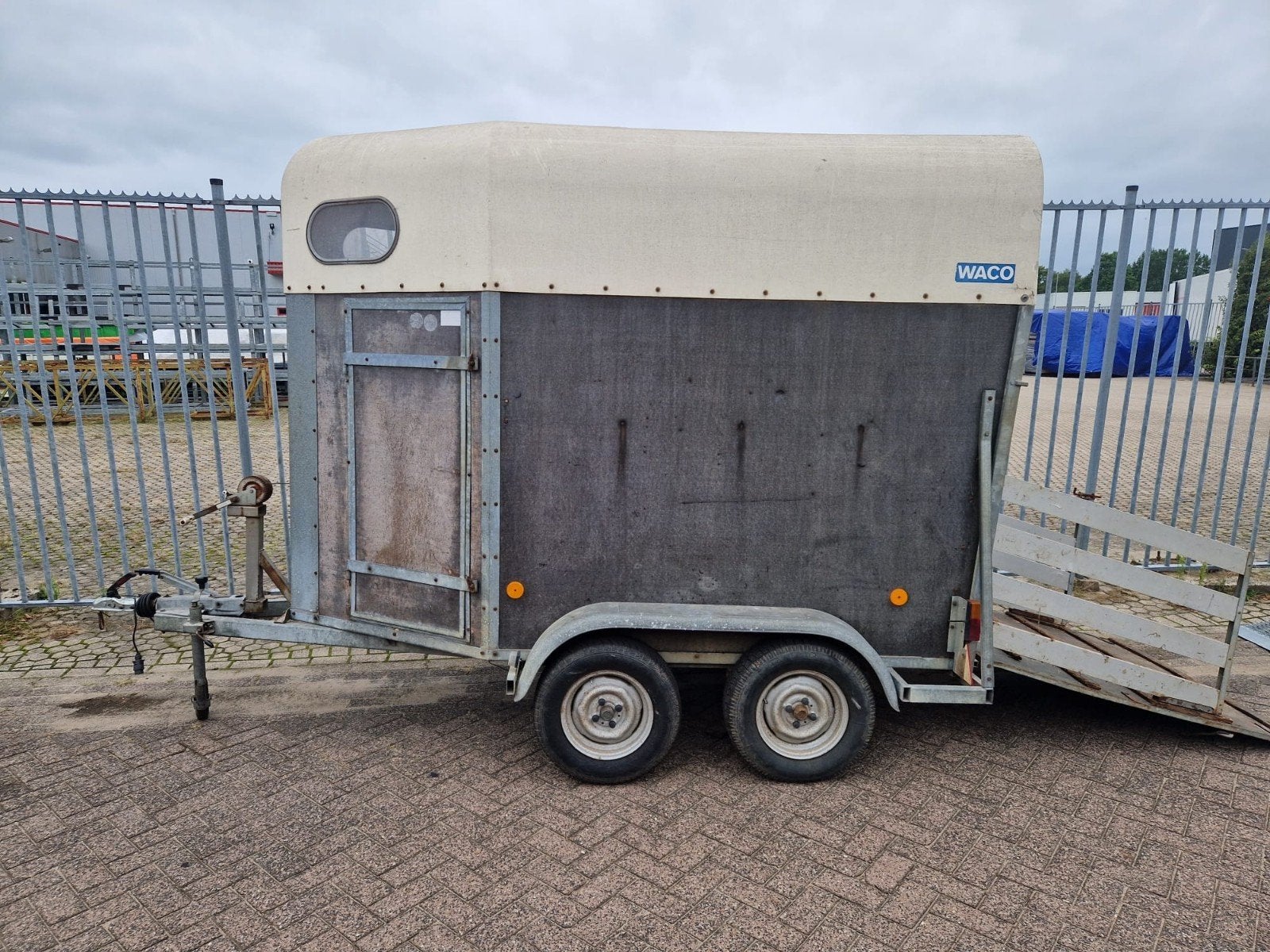 WACO PT16 trailer tandemasser – opknapper –, Dieren en Toebehoren, Ophalen, Gebruikt, Hout, 1½-paards trailer