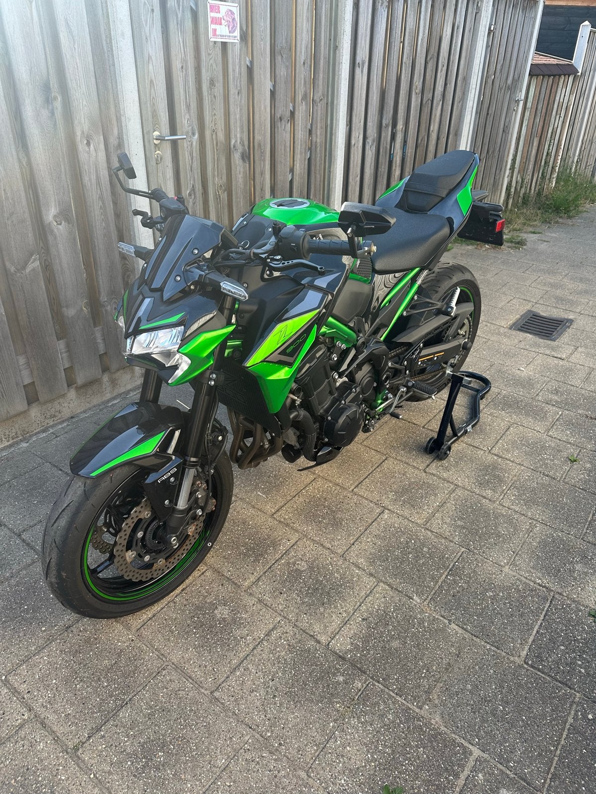 Kawasaki Z900 2023 - Akrapovic, Occasion, 4 cilinders, 948 cc, Particulier