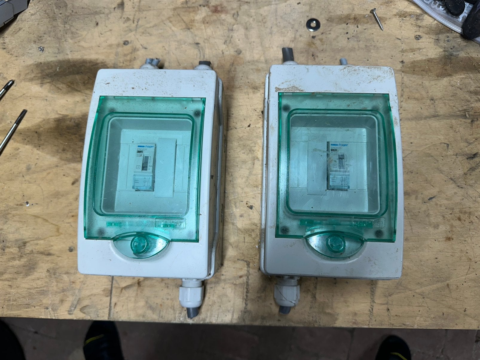 2x Hager ERD225 relais 25A 24V in waterdichte Schneider kast, Ophalen of Verzenden, Zo goed als nieuw, Overige typen