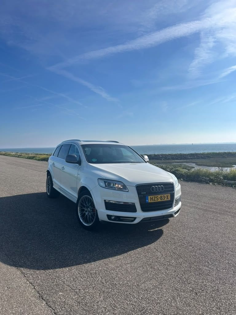 Audi Q7 3.6 FSI quattro S line, Panoramadak, Youngtimer, Auto's, Automaat, Zwart, 2210 kg, Wit
