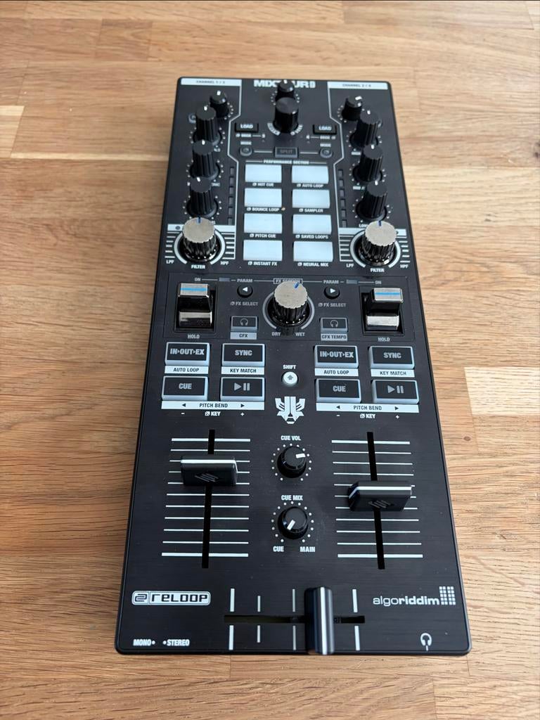 Reloop Mixtour Pro DJ Controller, Ophalen, Zo goed als nieuw, Dj-set, Reloop