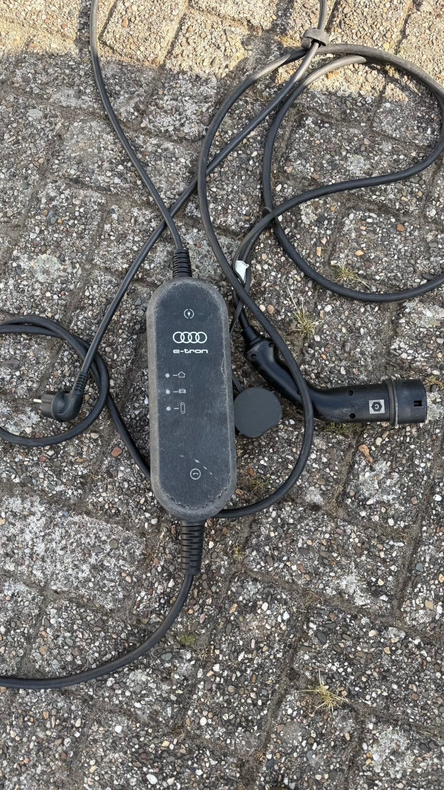 Audi laadkabel [defect], Ophalen of Verzenden, Gebruikt, Laadkabel