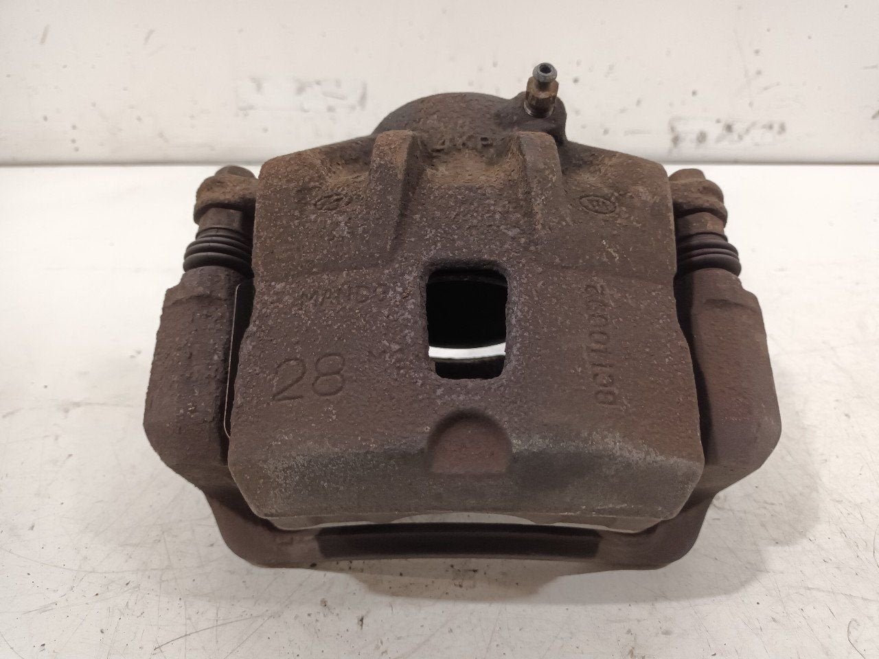 Remklauw links voor Kia Sportage, Auto-onderdelen, Onderdelen@venauto.nl, Van der Ven Autorecycling B.V., Ettenseweg 76, 4706 PB Roosendaal, The Netherlands