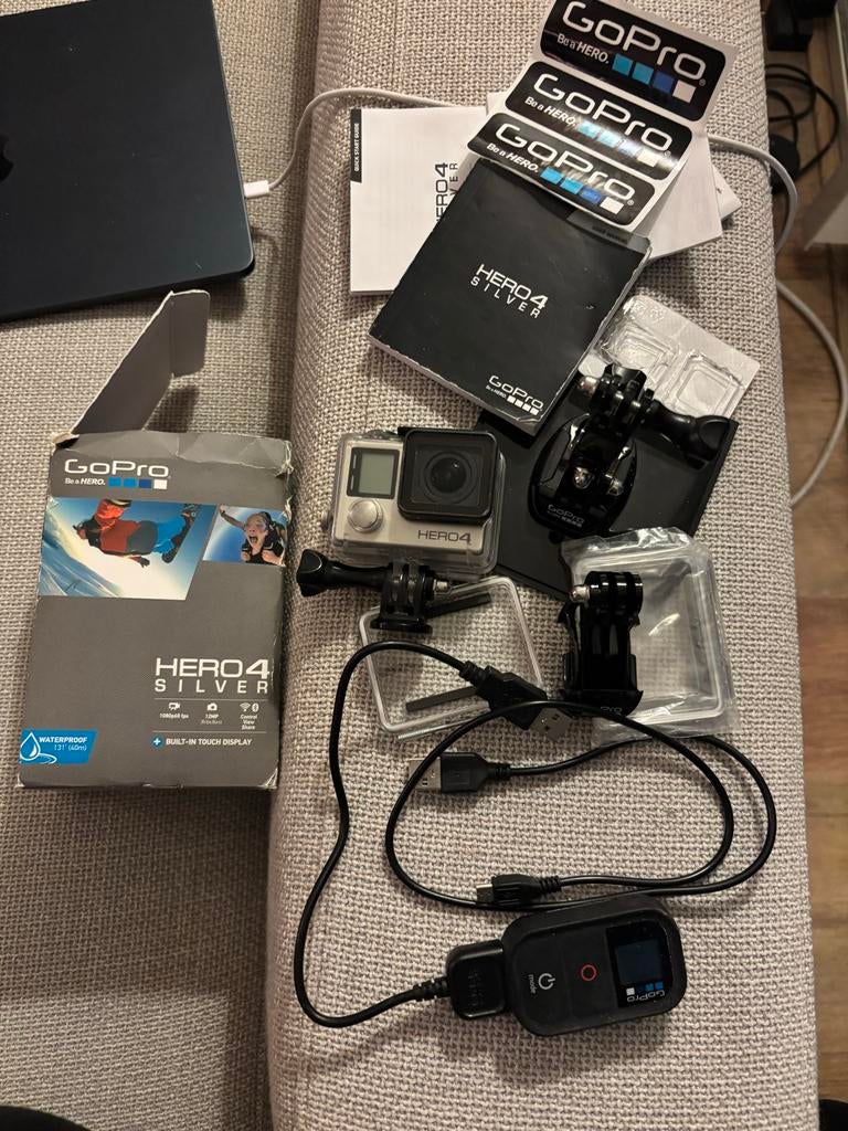 GoPro Hero 4 Silver met accessoires, Ophalen of Verzenden, Zo goed als nieuw, GoPro