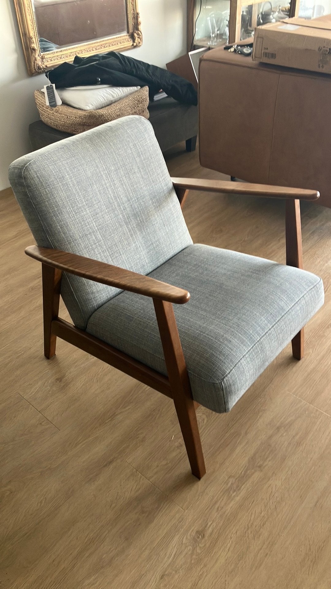 IKEA EKENÄSET fauteuil – eerste model – lichtgrijs/walnoot, Huis en Inrichting, Fauteuils, Ophalen, Zo goed als nieuw, 75 tot 100 cm