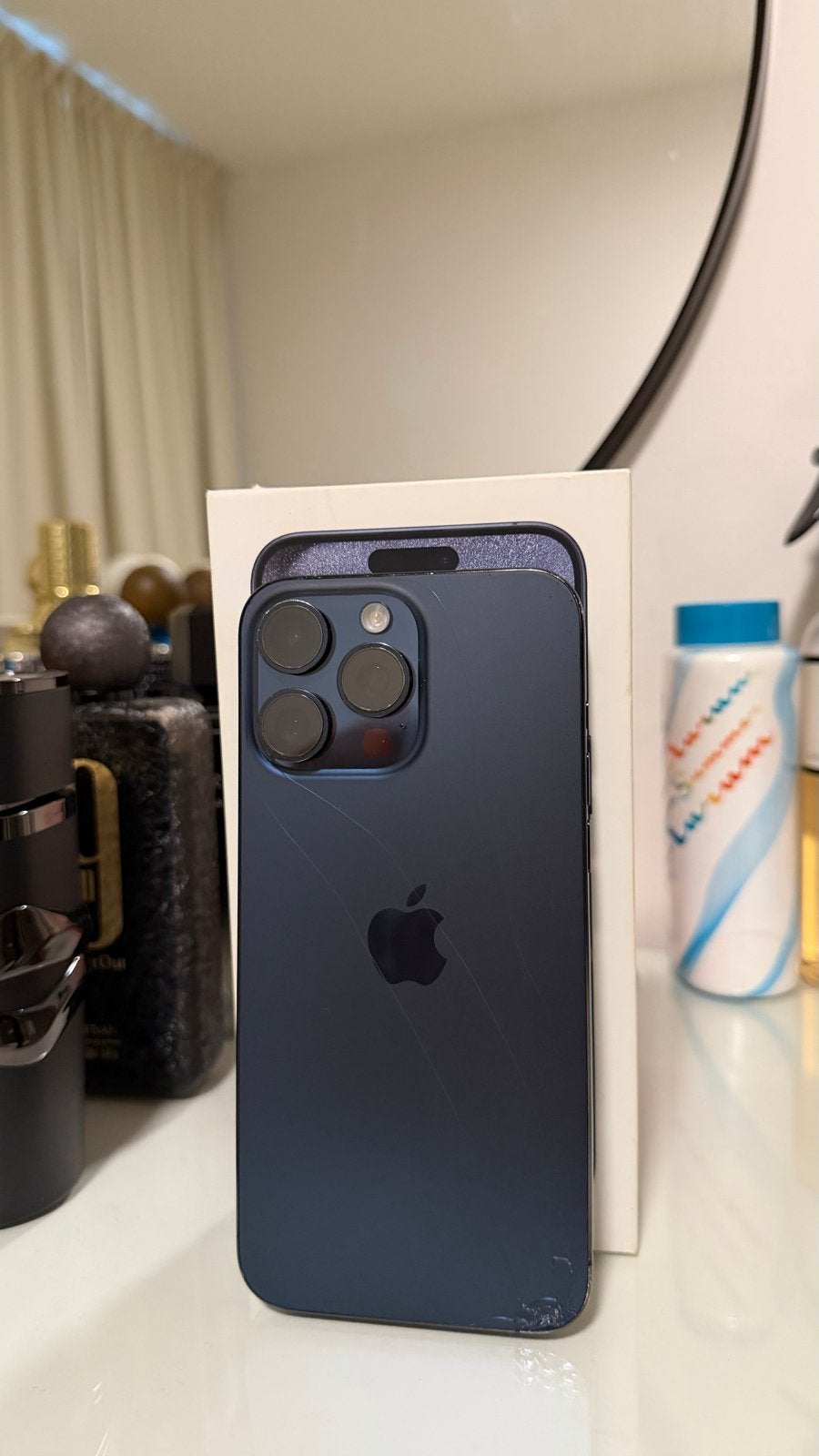 iPhone 15 Pro Max - Barst achterkant, werkt perfect, Telecommunicatie, 256 GB, Gebruikt, Zwart, IPhone 15 Pro Max