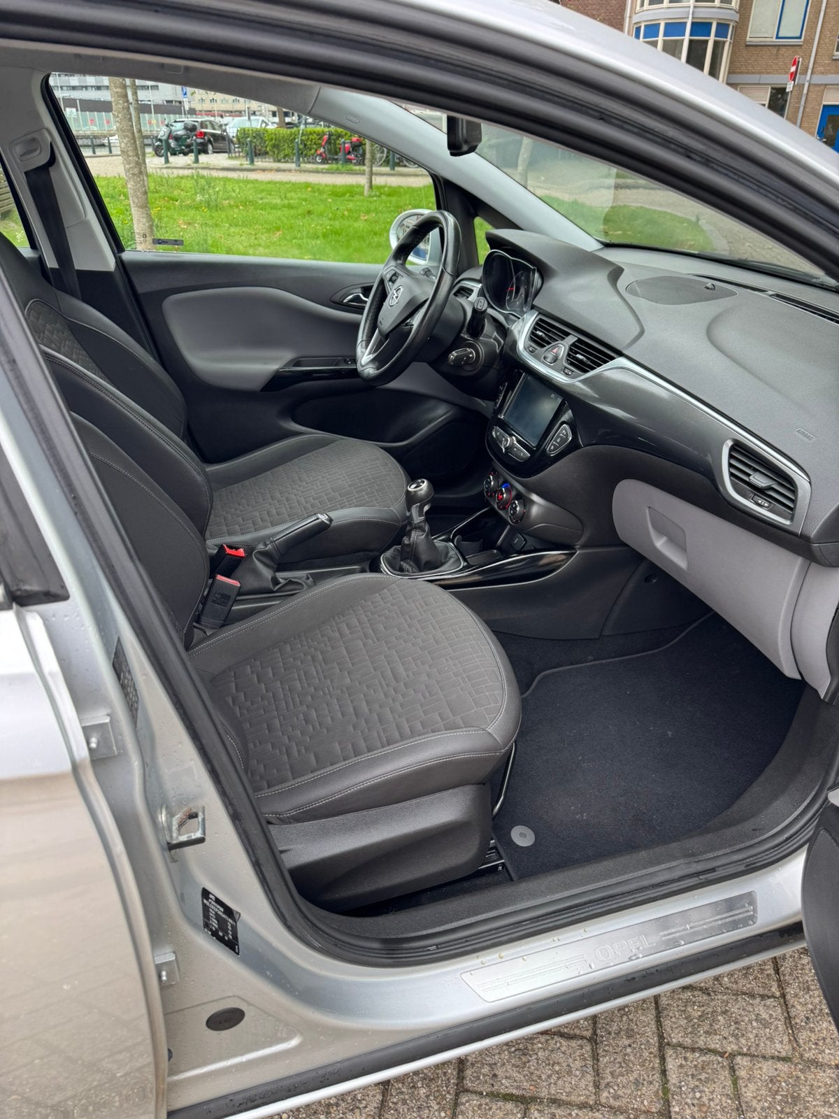 Foto 8 van Opel Corsa 1.4 66KW/90PK 5D 2016 Grijs