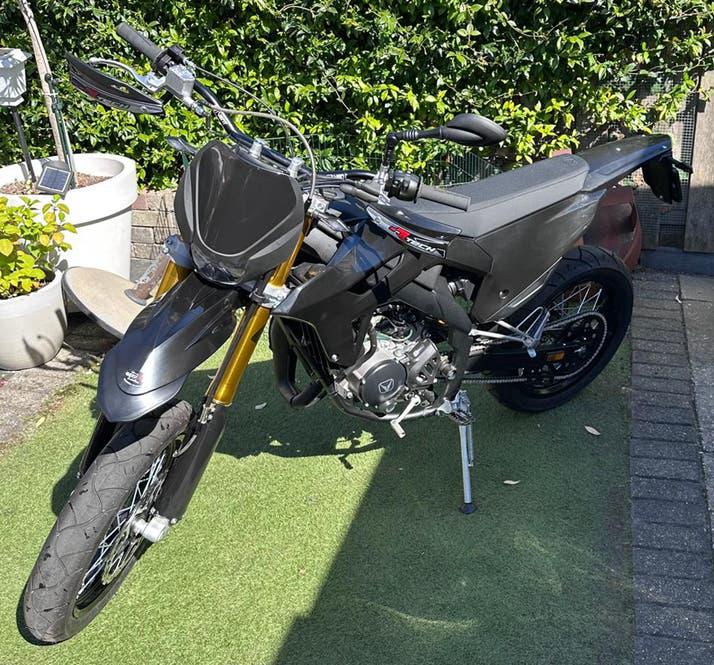 Vent Derapage 50 2025 | 227 km | Origineel | Nieuwstaat, 6 versnellingen, Zo goed als nieuw, 50 cc, Ophalen