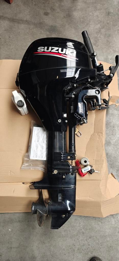 Suzuki 9.9pk Buitenboordmotor (2020) - ZGAN, 10 uur!, 5 tot 10 pk, Viertaktmotor, Ophalen of Verzenden, Zo goed als nieuw
