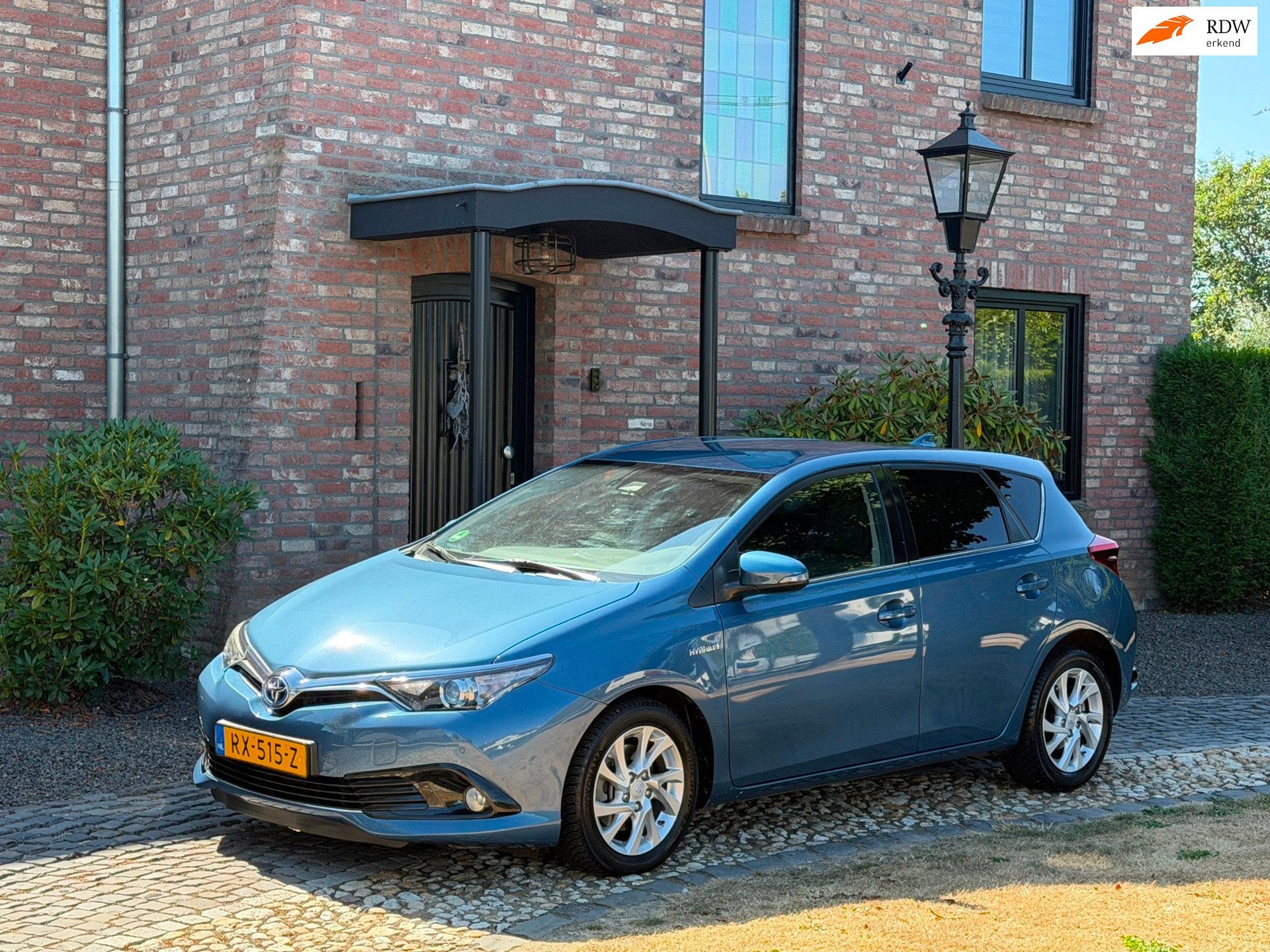 Toyota Auris 1.8 Hybrid Dynamic Navi Camera, Gebruikt, Euro 6, 4 cilinders, Blauw
