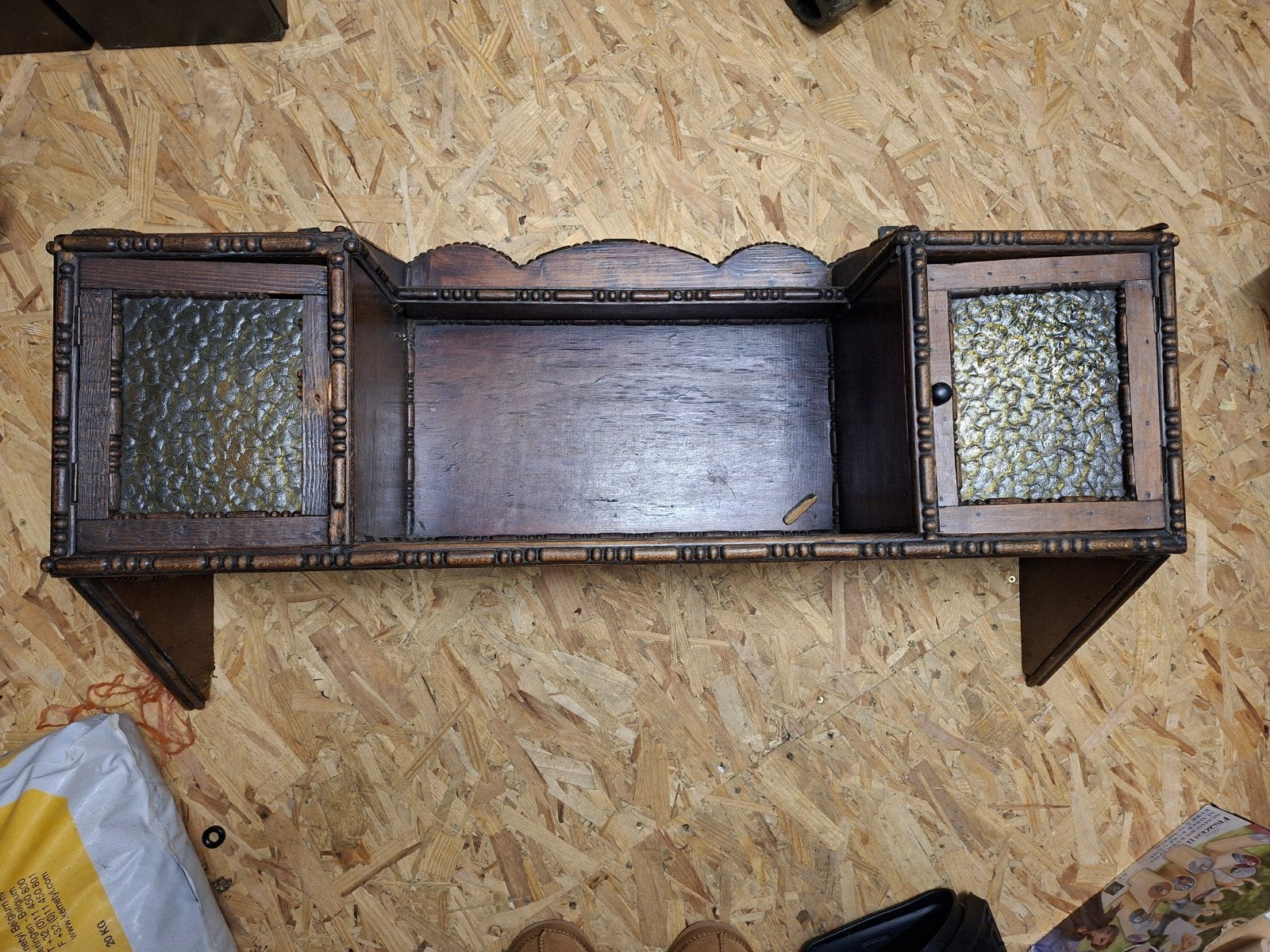 Antieke wandkast  94x52 cm met wat werk