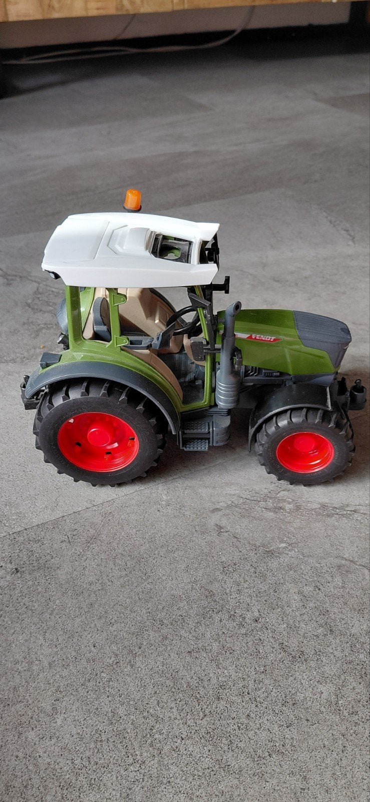 Bruder Fendt Vario 211Tractor Speelgoedmodel, Ophalen, Zo goed als nieuw