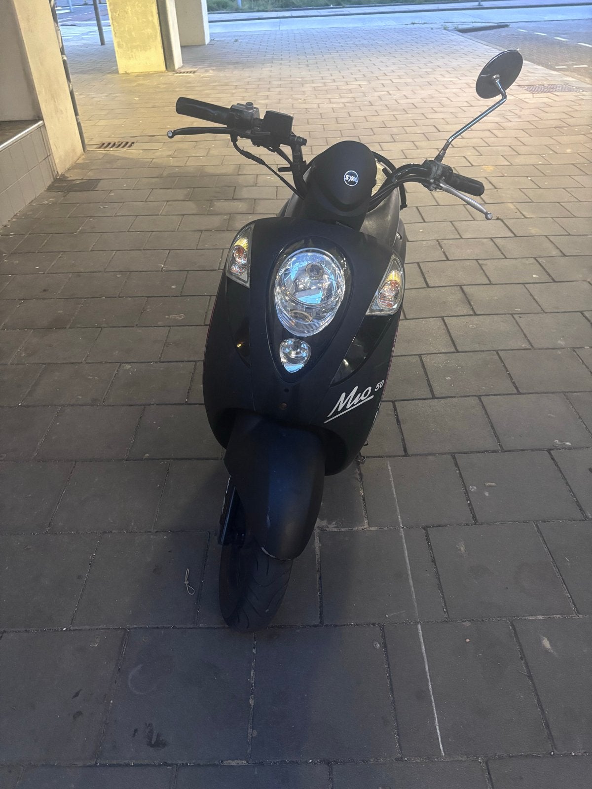 SYM Mio 50 Scooter - Zwart, Gebruikt, Fietsen en Brommers, Scooters | SYM, Gebruikt, Maximaal 45 km/u, Benzine, Ophalen