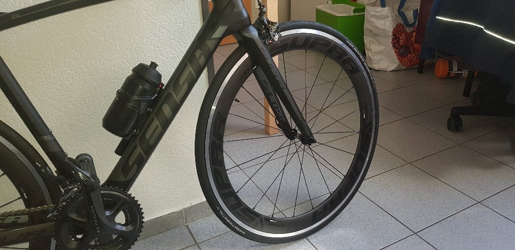 Sensa Giulia full carbon te koop, 28 inch, Velgrem, Zo goed als nieuw, 57 tot 61 cm