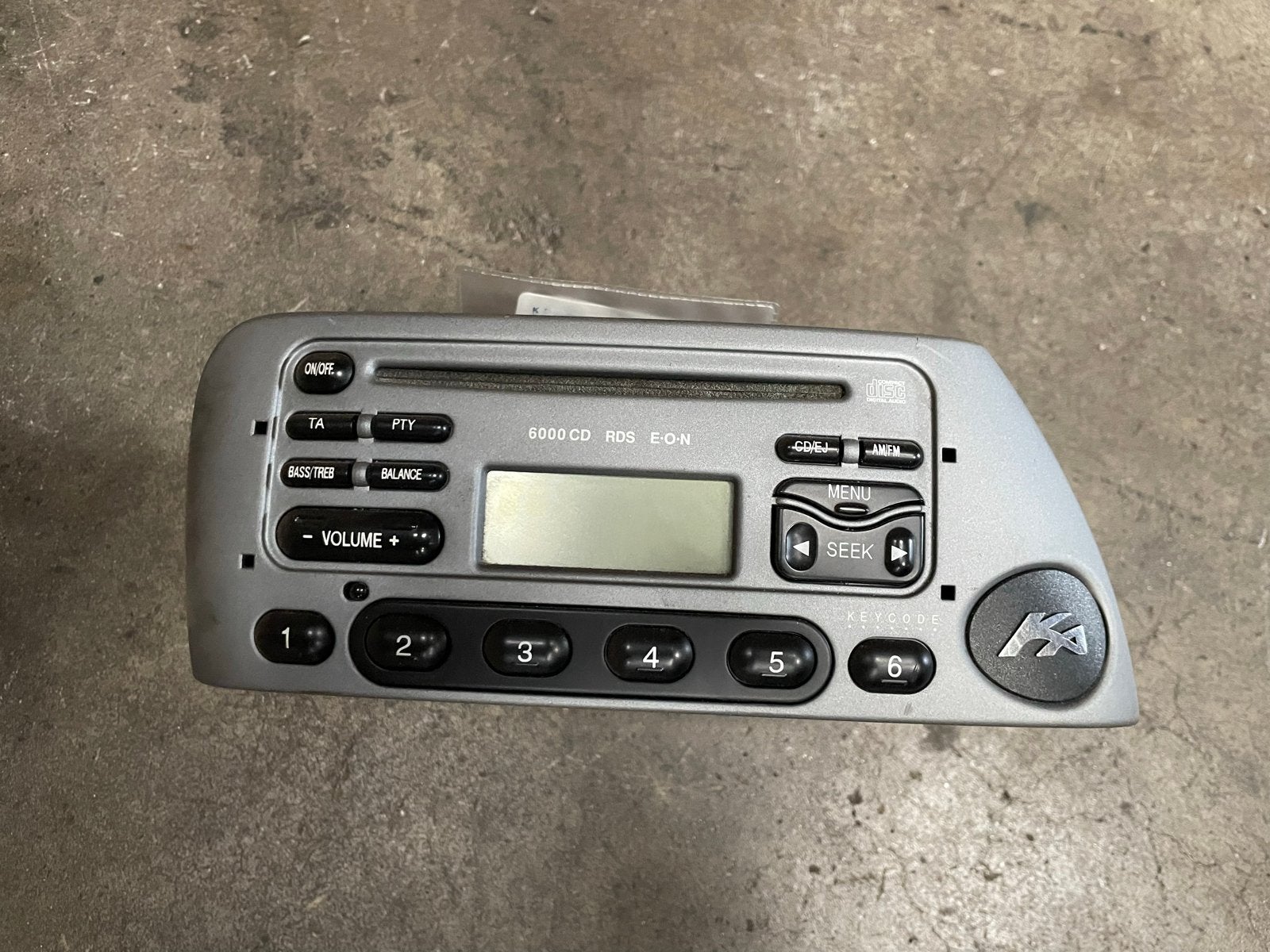 Autoradio Ford Ka uit 2005 met CD-speler en code, Ophalen of Verzenden, Gebruikt