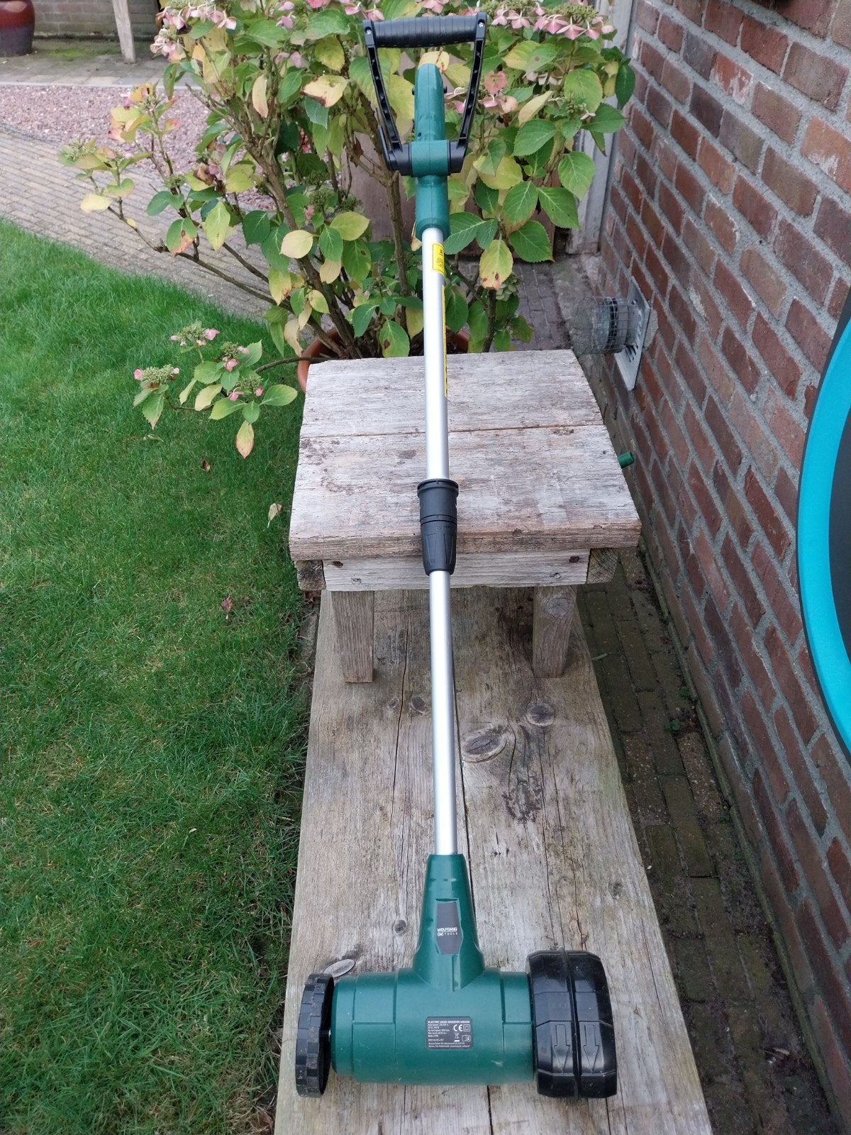 Elektrische onkruidborstel - Voor een nette tuin, Ophalen, Gebruikt, Onbekend