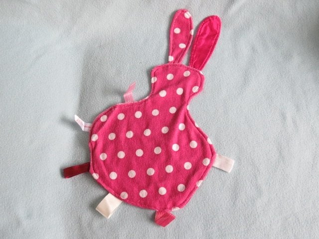 Nieuw handgemaakt labeldoekje knuffeldoekje konijn roze, Kinderen en Baby's, Ophalen of Verzenden, Middelgroot (20 tot 80 cm)