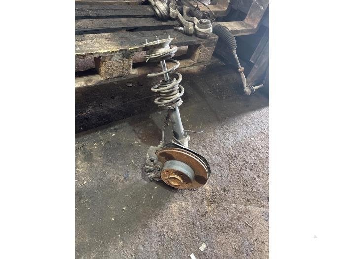 Schokdemperpoot rechts-voor van een BMW 3-Serie, Gebruikt, -, -, 3 maanden garantie