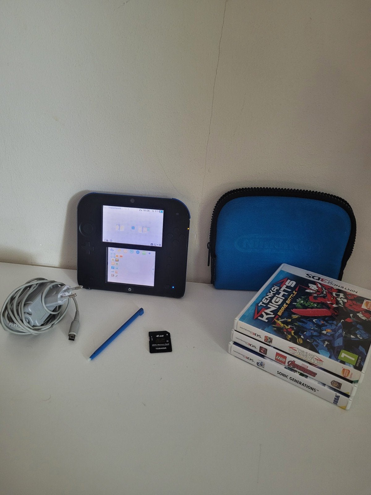Nintendo 2DS in goede staat met games, Ophalen of Verzenden, Gebruikt, 2DS, Met games