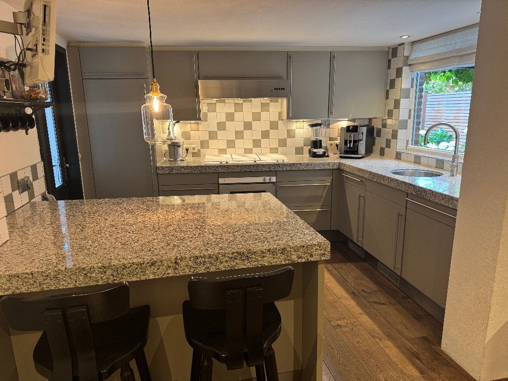 Siematic keuken taupe met Gaggenau apparatuur, Huis en Inrichting, Keuken | Complete keukens, Ophalen, Gebruikt, Overige kleuren