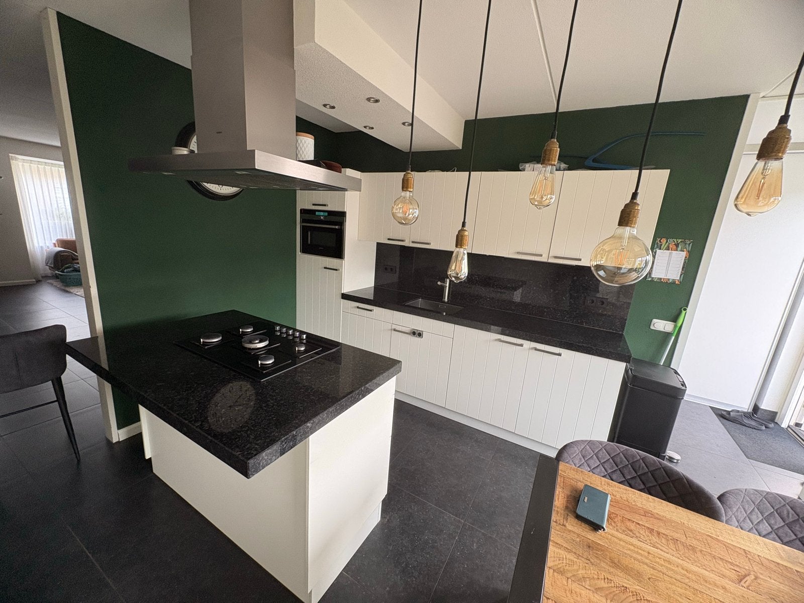 Moderne keuken met kookeiland en 5 Siemens apparaten, Ophalen, Gebruikt, Wit, Overige typen