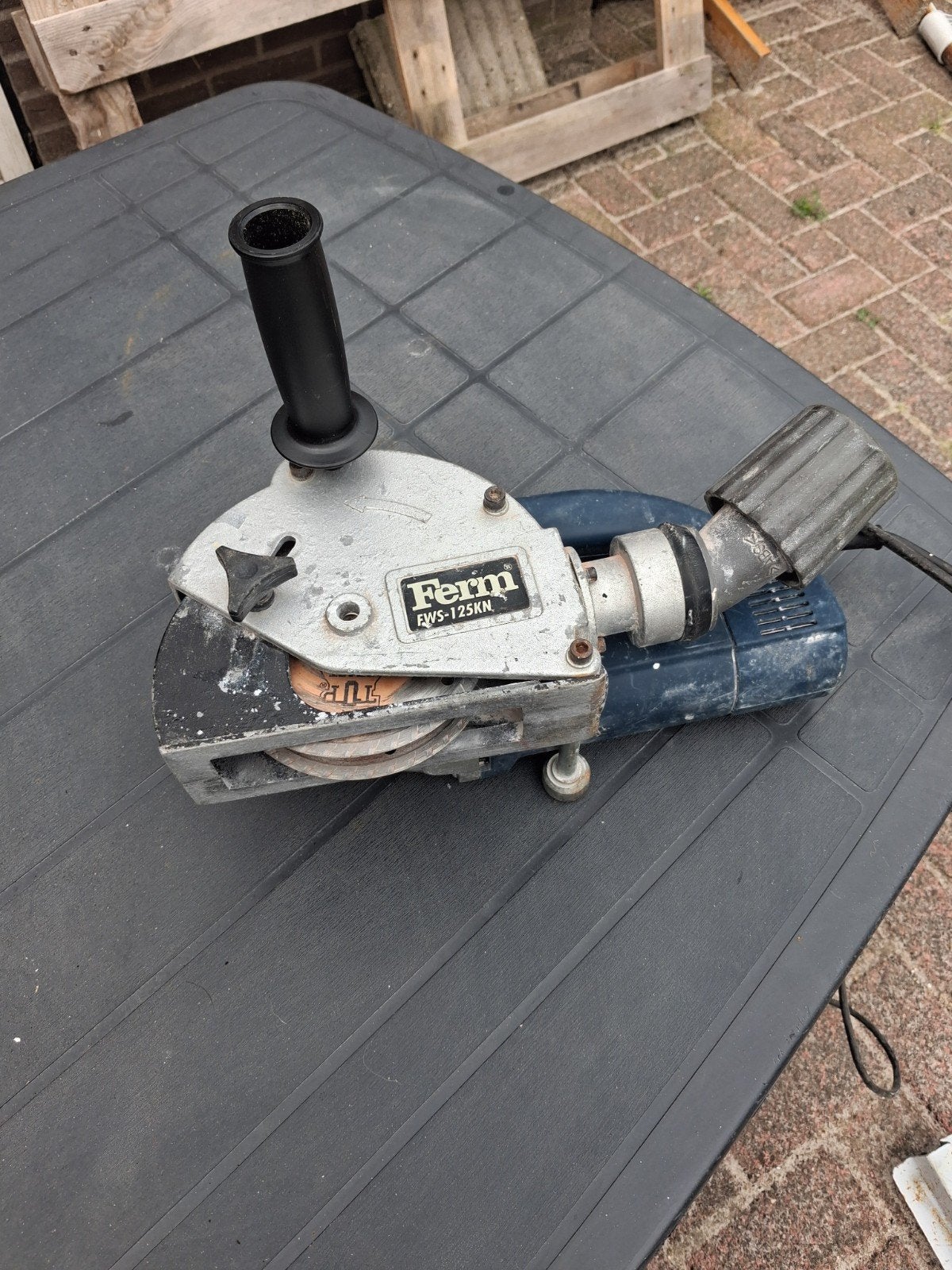 Ferm FWS-125KN Muurfrees/Haakse Slijper met Koffer, Ophalen of Verzenden, Gebruikt, Haakse slijper, Ferm