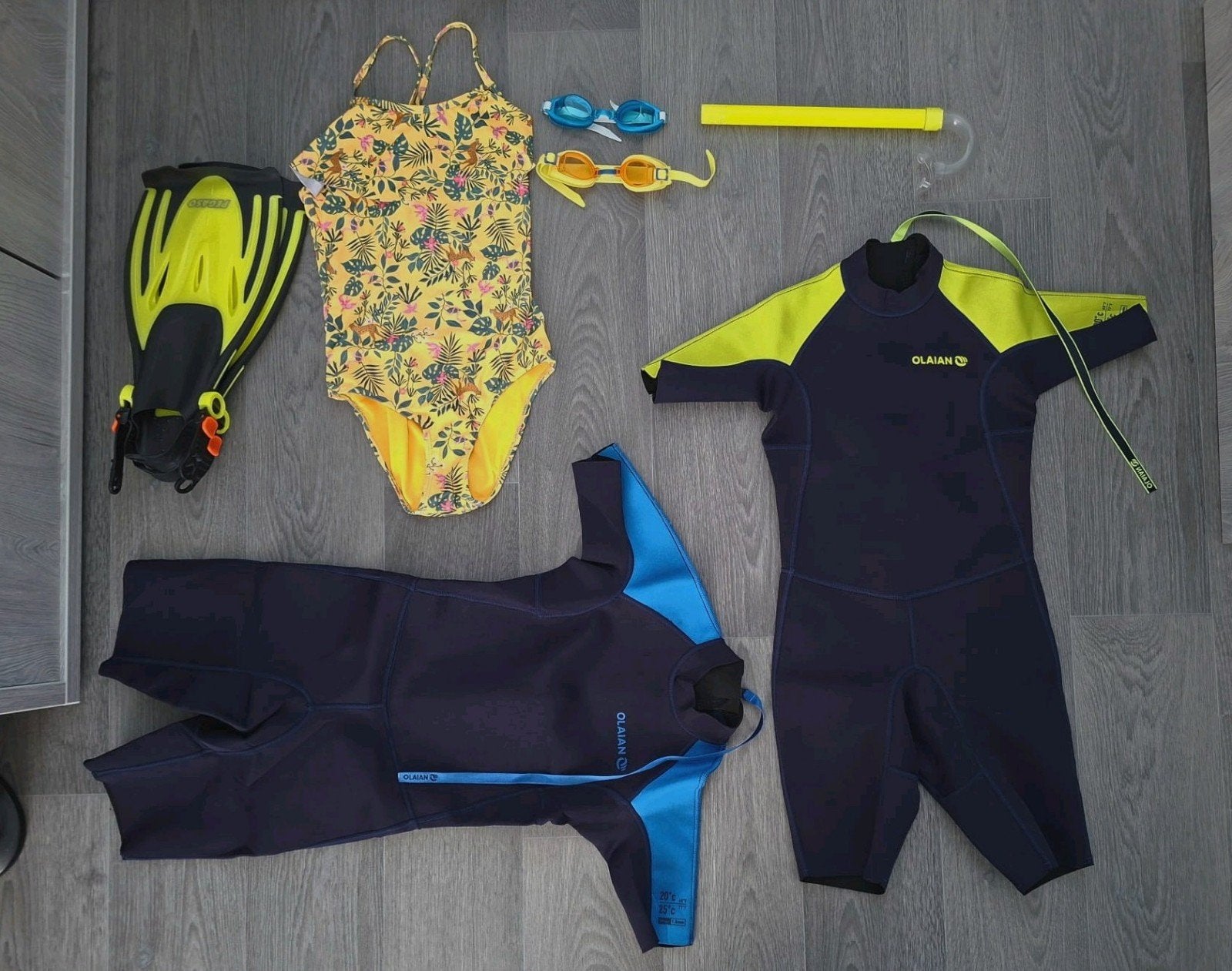 Pakket wetsuits snorkelspullen zwemkleding flippers, Gebruikt, UV-zwemkleding, Jongen of Meisje, Ophalen of Verzenden