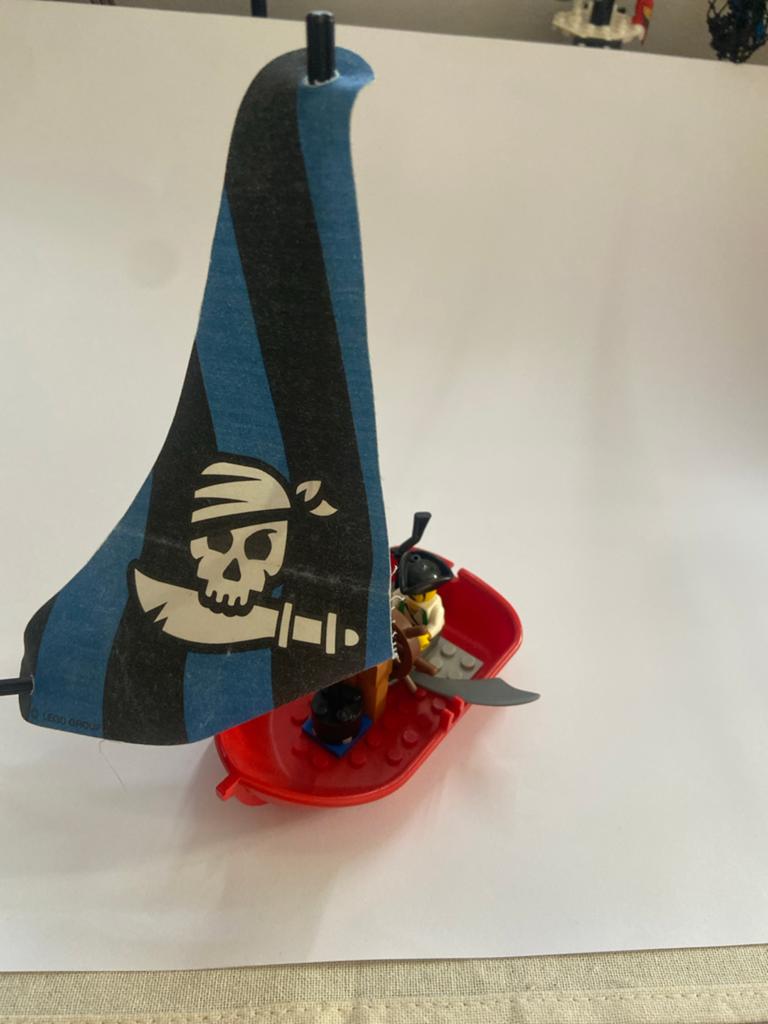 LEGO Piratenbootje met Minifiguur en Zeil, Gebruikt, Lego, Compleet, Complete set