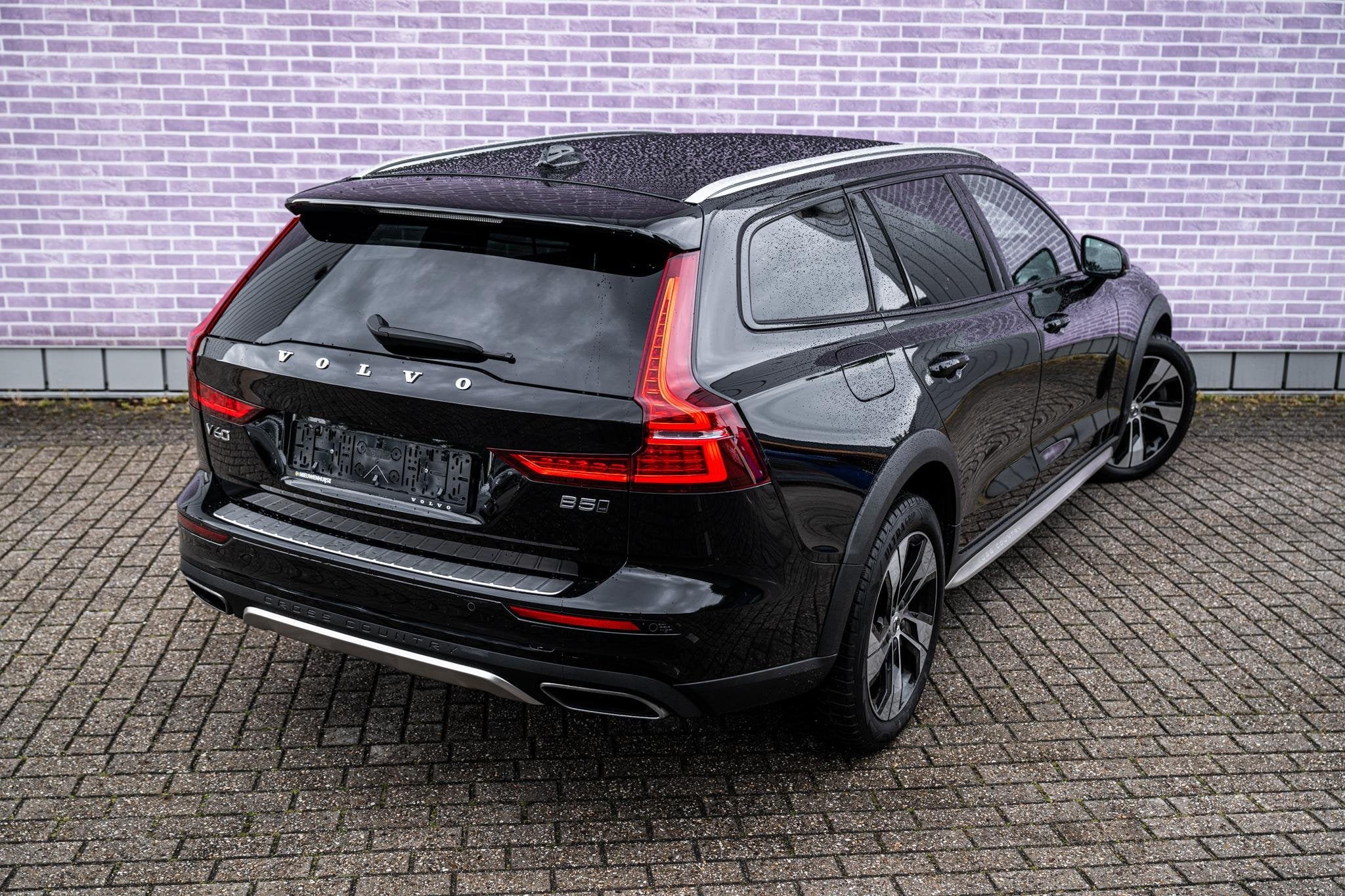 Foto 15 van Volvo V60 Cross Country 2.0 B5 AWD Pro | Achteruitrijcamera