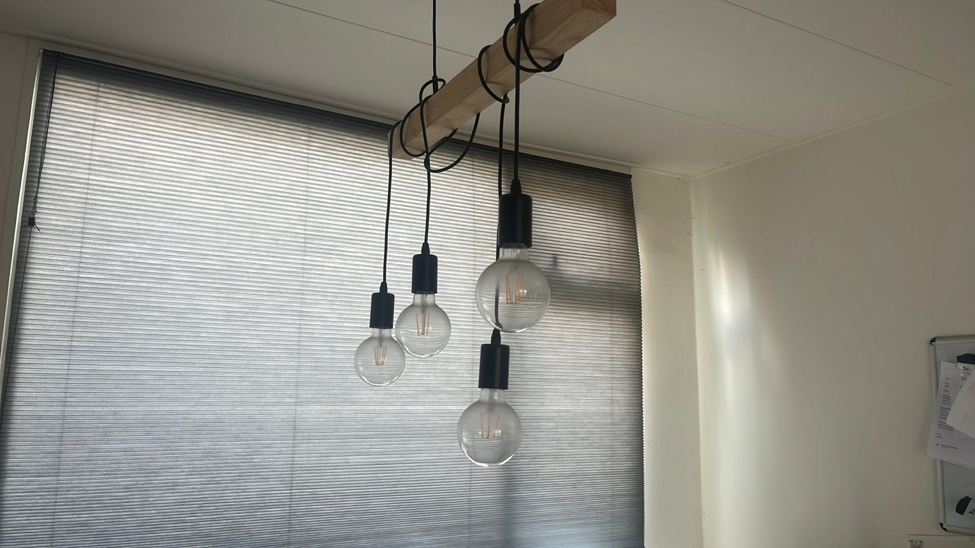 Industriële hanglamp met houten balk en 4 Edison lampen, Ophalen of Verzenden, Gebruikt, Hout, 75 cm of meer