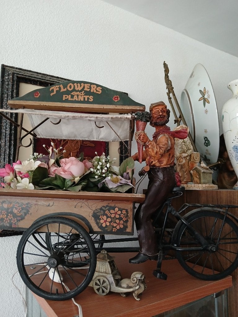 Bakfiets met z ijde boeket, Ophalen of Verzenden, Zo goed als nieuw, Mens