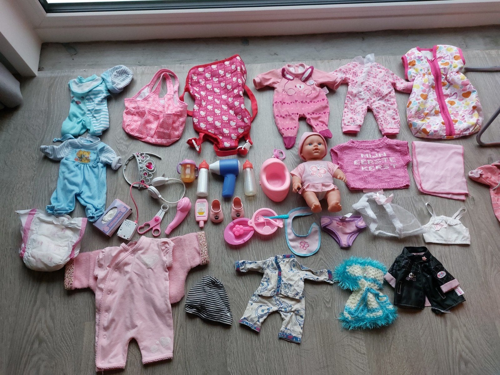Diversen poppen spulletjes, Kinderen en Baby's, Kinderkleding | Mutsen, Sjaals en Handschoenen, Ophalen, Gebruikt, Jongen of Meisje