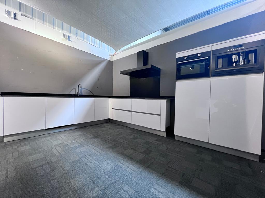 Prachtige luxe witte Nextline keuken met graniet, Ophalen, Wit, Hoekkeuken, Graniet of Steen