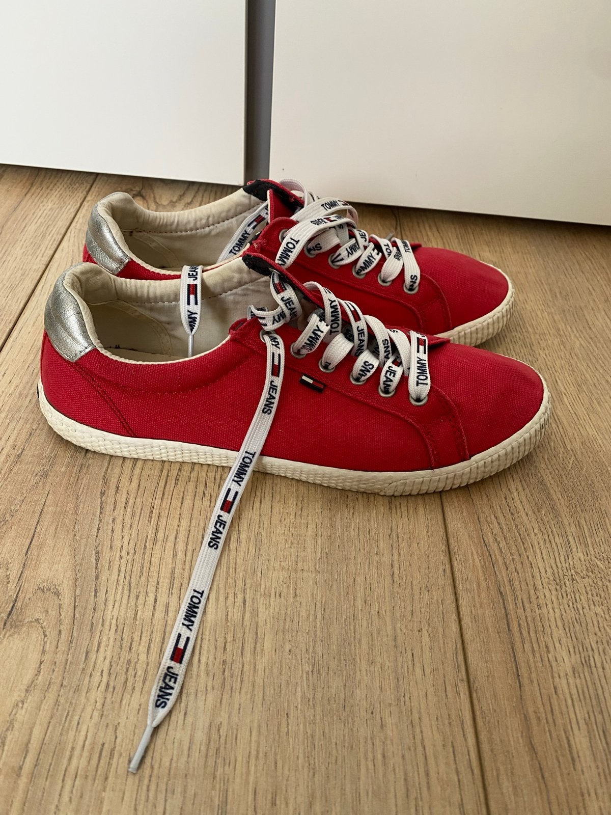 Tommy Hilfiger Jeans rode sneakers maat 39, Verzenden, Sneakers of Gympen, Gedragen, Rood