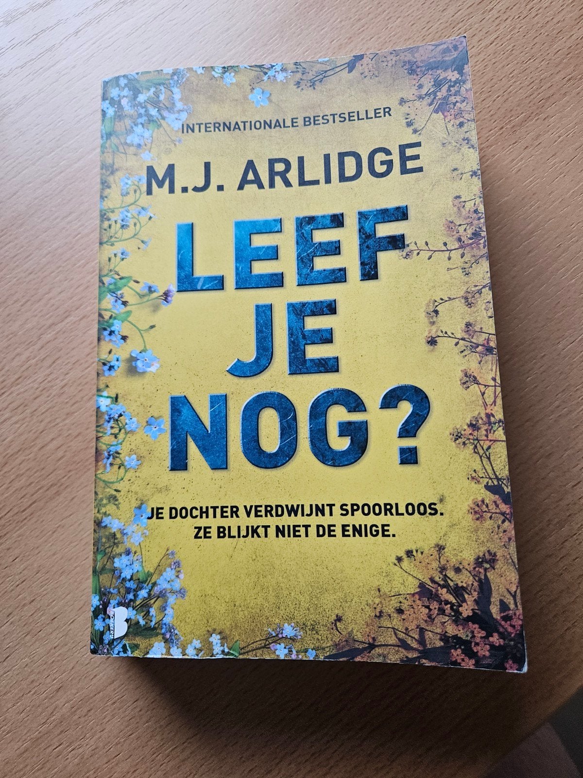 M.J. Arlidge - Leef je nog?, Ophalen of Verzenden, Zo goed als nieuw, M.J. Arlidge