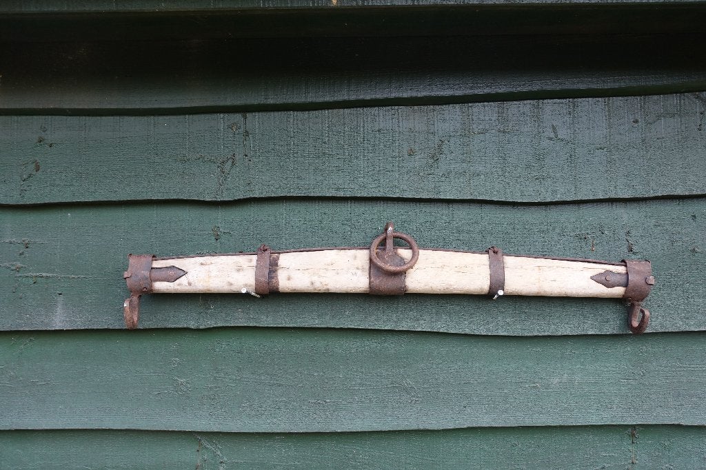 Ossenjuk van hout, oud maar in originele staat lengte 120 cm, Antiek en Kunst, Curiosa en Brocante, Ophalen