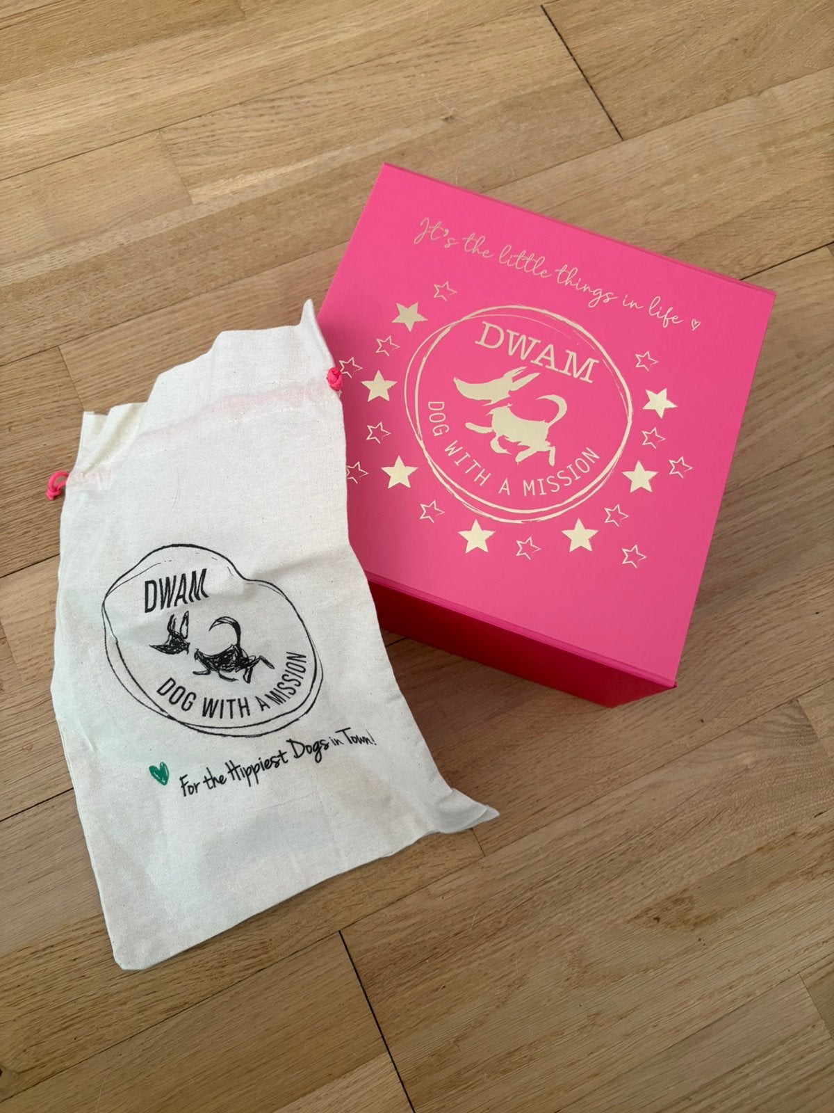 Dog with a mission box en zakje DWAM, Dieren en Toebehoren, Ophalen of Verzenden, Zo goed als nieuw