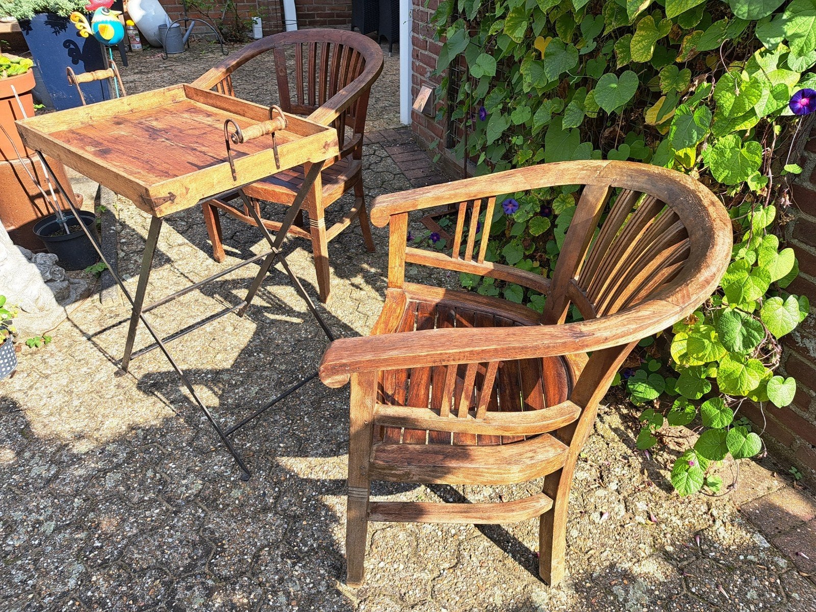 Foto 4 van stoelen met butlertray