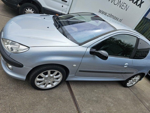Peugeot 206 2.0 GTI 16V, Auto's, Peugeot, 1025 kg, 136 pk, 40 €/maand, Zwart