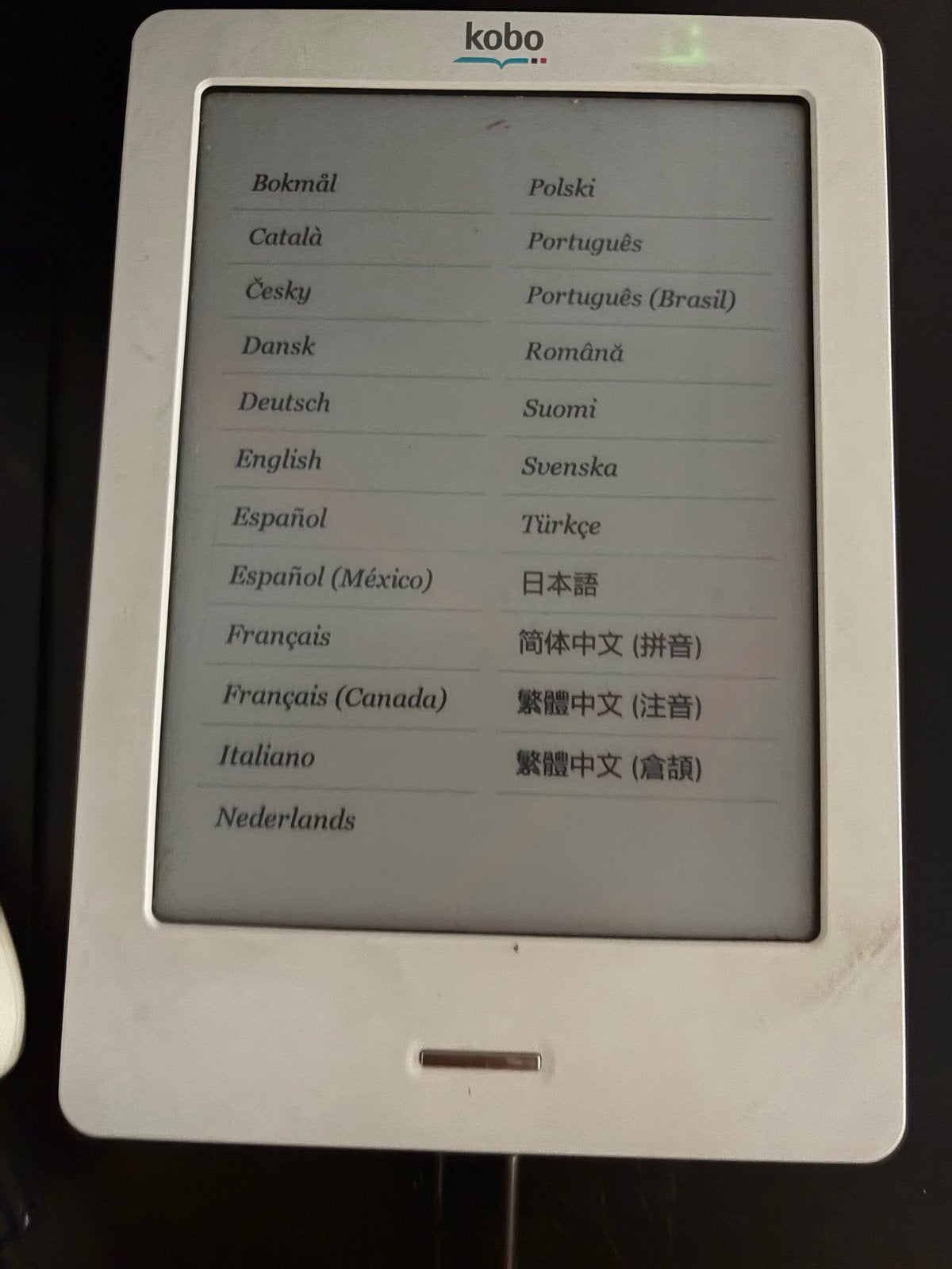 Kobo Touch N905 E-reader - Wit met paarse hoes, Ophalen of Verzenden, Zo goed als nieuw, 4 GB of minder, Touchscreen